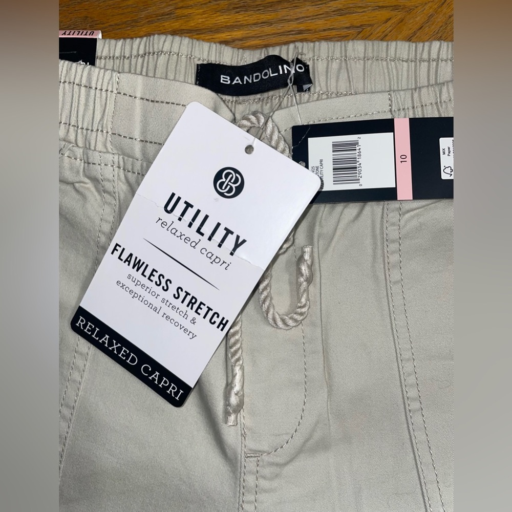 New With Tags Bandolino Utility Pull On Khaki Capris *Make Offers* - Picture 4 of 10